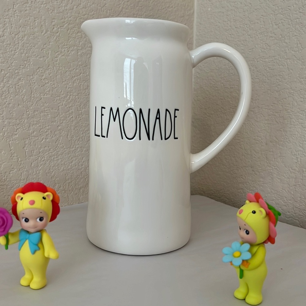 Rae dunn lemonade pitcher